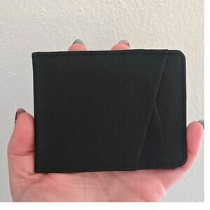 Wilsons Leather pebbled leather magnetic minimalist wallet